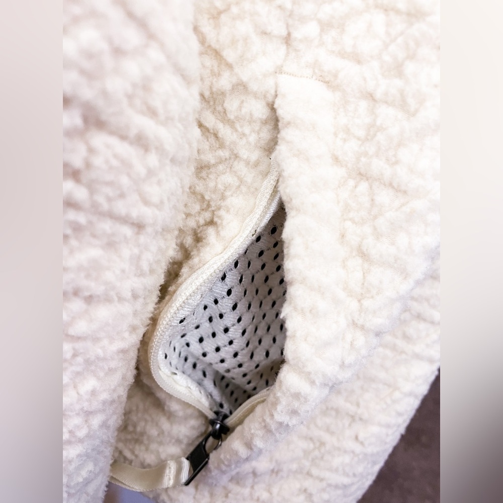 Patagonia Cream Quilted Sherpa Hoodie - Picture 9 of 11